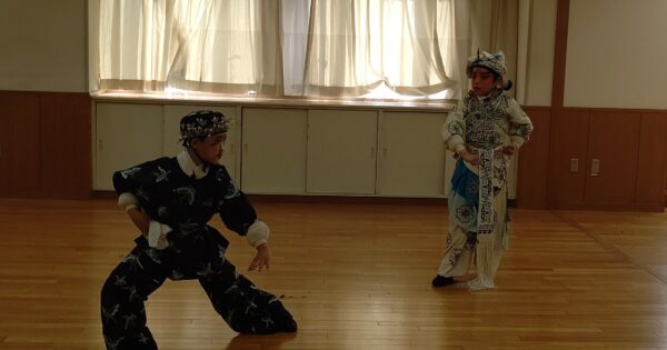 中国の伝統芸能「京劇」で福祉支援！