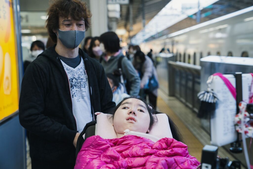 東京駅の新幹線ホームにて