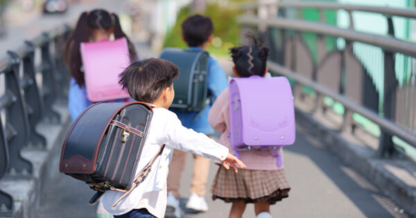 データから見る子どもたちの今　～親子関係と地域のつながり～